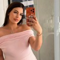 Prve slike Anastasije Ražnatović u trudnoći! Nemanja joj grli stomak, a tu je i ova važna osoba