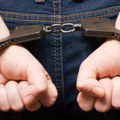 Uhapšen mladić (20) u Smederevu: Podstrekivao druge da bace bombe na lokale i kuću
