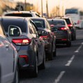 Automobili bi uskoro mogli da dobiju kočiona svetla i napred, razlog je veoma logičan