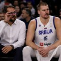 Rade priča: Jokić kao matorac na basketu – dosadno mu da šutira