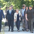 Skup građana ispred Višeg suda, uoči nastavka suđenja u slučaju „Generalštab“