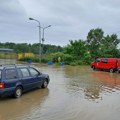 Obilne padavine blokirale puteve: Vozila se naizmenično propuštaju, ovo su alternativni putni pravci u Srbiji