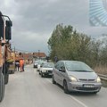 Radovi na rekonstrukciji puta Leskovac-Bojnik kažu “u toku” a mašine otišle sa mesta slikanja pre nego novinari