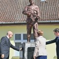 Ministar Vučević otkrio spomenik palim borcima u ratovima devedesetih u Bačkoj Topoli (foto)
