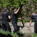 Policija pretražuje betonski rezervoar za vodu u dvorištu prvoosumnjičenog Ali i obližnju šumu, najnovije u potrazi za…