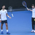 Teacher and student - ​​Andy and Novak take off VIDEO