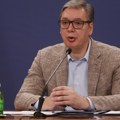 Vučić obilazi porodice koje su u požaru ostale bez kuća: Pomoć iz budžetske rezerve