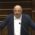 Jermenija u krizi, tuča u Parlamentu, oduzet imunitet poslaniku opozicije optuženom za puč