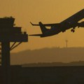 Letovi za deportaciju iz SAD dostigli rekordan broj, avio-prevoznici pokušavaju da sakriju avione