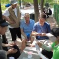 Шаренолики живот пензионера у Кини и у Србији