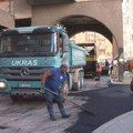 Асфалтиран потес иза нове Лучне зграде, постављено ново осветљење