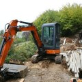 (Foto) ogromno klizište se stvorilo na ovom delu Srbije: Ekipe hitno upućene na teren