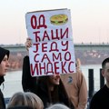 Studenti povodom Vučićevog dolaska u Novi Sad: Jedini pravi indeksi koji naprednjaci drže su sendviči