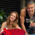Nikola Rokvić za godišnjicu braka Bojani spremio poseban poklon Manekenka ostala bez teksta, a prizor sve oduševio: na stolu i…