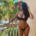 Pevala za 50 evra, sad izgleda kao milion dolara: "Ljudi su pričali samo o mojoj bubuljici" Danas puni 42 godine i lepša je…