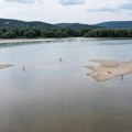 Dunav sve niži, voda nestaje pred očima: Vodostaj u jednoj tački pao na -97 centimetara, suša preti da napravi nove probleme…