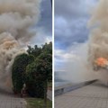 Drugi požar na keju u Beogradu za pet dana: Dvojica muškaraca zapalila klupu, pa pobegla (video)