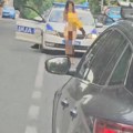 Neobičan dan u Beogradu Gola žena šeta Karaburmom (foto)
