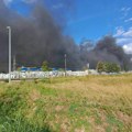 Tri vatrogasca povređena prilikom gašenja požara u Osijeku, vazduh još uvek nebezbedan
