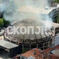 Požar zahvatio dvoranu u Skoplju: Izgorela kupola, povređene dve žene od udisanja dima VIDEO