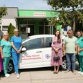 Novo vozilo posle 25 godina – Fondacija Mozzart donirala automobil seoskoj ambulanti u Kucuri