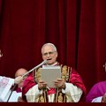 Novi papa uživa u luksuzu: Čekaju ga zlatan sat od 24 karata i bela "mečka" od pola miliona dolara