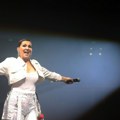 "Čarape su mi visile, haljinu sam naopako zakopčala": Nina Badrić doživela peh na koncertu: "Držaću noge u ledu" (Video)