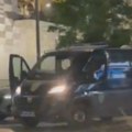 (Video)“Pucala” sirena kod BIG-a: Policija opkolila džip, sumnja na drogu!