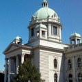 Uklonjen deo Ćacilenda ispred skupštine uoči velikog protesta u Beogradu