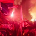 Čačani uz vatromet i doboše pozdravili studente iz Novog Pazara (VIDEO)