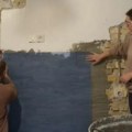 Stara kuća, novi stanari Ruski doseljenici u vojvođansko selo morali da zasuču rukave Vlaga i buđ rešeni za samo 6.650 dinara…