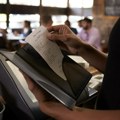 Platio ručak karticom, a ostao bez skoro 5.000 evra: Slučaj iz restorana šokirao javnost