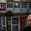 Politikantsko pravdanje haosa: Kada lepljenje plakata po školama postane revolucionarni čin