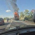 Zapalio se kamion za odnošenje smeća JKP Šumadija