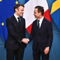 Makron u Švedskoj pozvao EU da dugoročno podrži Ukrajinu