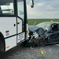 FOTO Težak udes kod Bačke Topole: Sudarili se autobus i automobil, više povređenih
