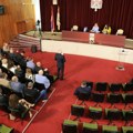 Nedolaskom na sednicu Skupštine grada vlast „priznala” krađu veka: Kragujevačka opozcija o „slučaju Servis”
