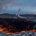 Apokaliptični prizori erupcije vulkana na Islandu: Izbacio lavu u mlazovima, spavao je čak 8 vekova