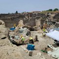 Naučnici pomoću AI preveli svitak iz Herkulaneuma: Jedna reč se stalno ponavlja