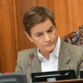 Brnabić: Skupština bila kao ratna zona, institucije se neće povući pred divljaštvom
