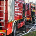 Požar na Novom Beogradu, zapalilo se smeće na 4. Spratu: 15 vatrogasaca se bori sa stihijom!