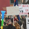 Visoka škola strukovnih studija za obrazovanje vaspitača u Novom Sadu u totalnoj blokadi: Studenti protiv onlajn nastave