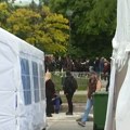U "Ćacilendu" i ispred Narodne skupštine okupio se veći broj ljudi