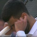 Novak začepio uši – kome je bila upućena poruka? (VIDEO)