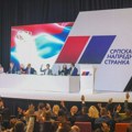 Danas: Vučić neće na izbore dok je njegova tvrđava pod opsadom