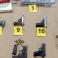 FOTO: Novosađanin u garaži imao više od 17 kg raznih droga, ali i nagazne mine, pištolje, ručnu bombu...