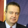 Dačić: Privedene 23 osobe zbog napada na policiju, povređeni i policajci