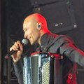 Aca Sofronijević obradovao publiku! Saopštio važne vesti usred Milančetovog koncerta, nastao delirijum... (video)