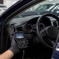 Vraćena kilometraža skupo košta: zbog lažiranih podataka kupci polovnjaka plaćaju automobile više u odnosu na stvarnu vrednost…