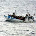 Indija traga za 22 mornara nakon potonuća teretnog broda